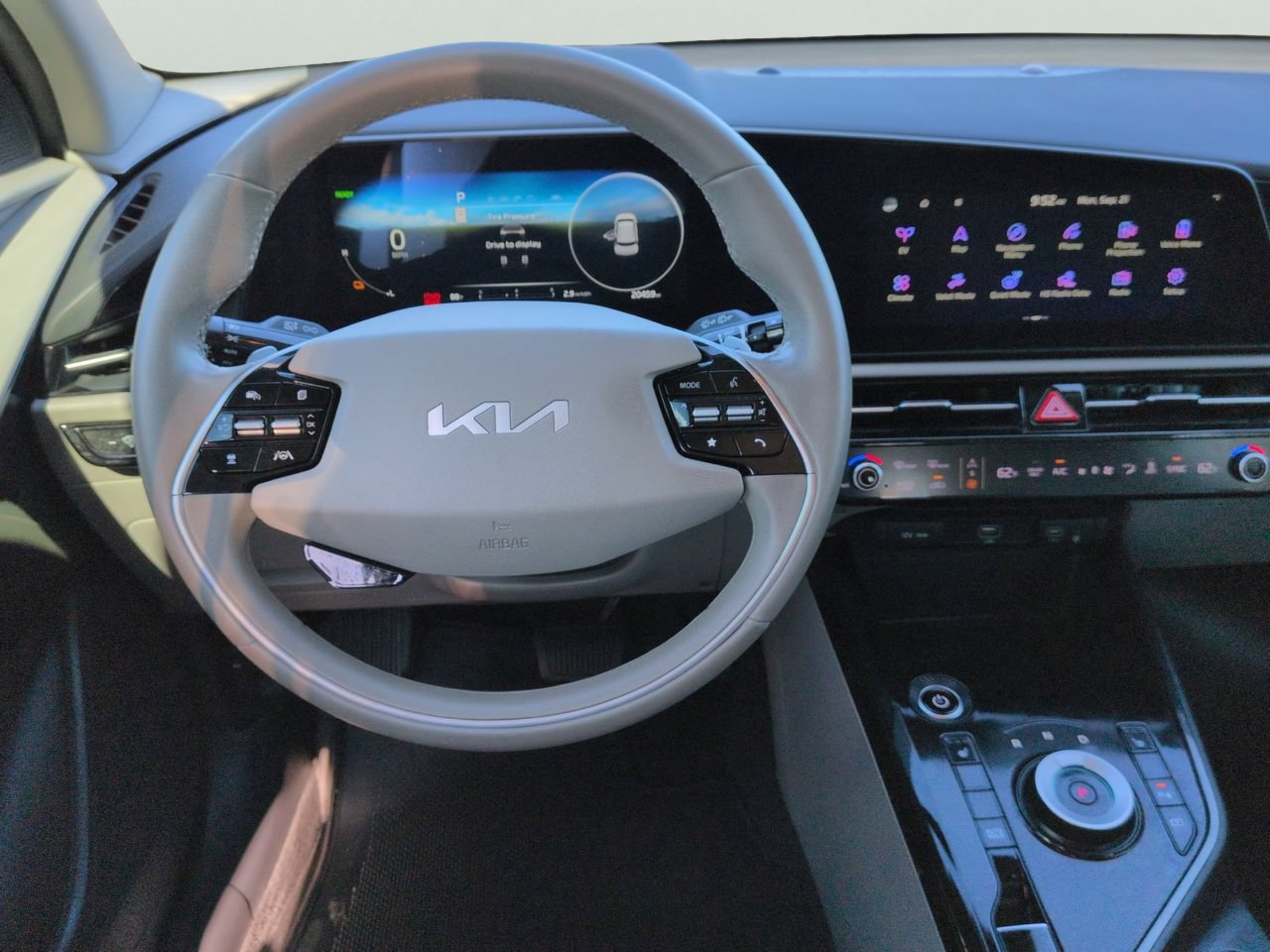 Certified Used 2023 Steel Gray Kia Wind image 14