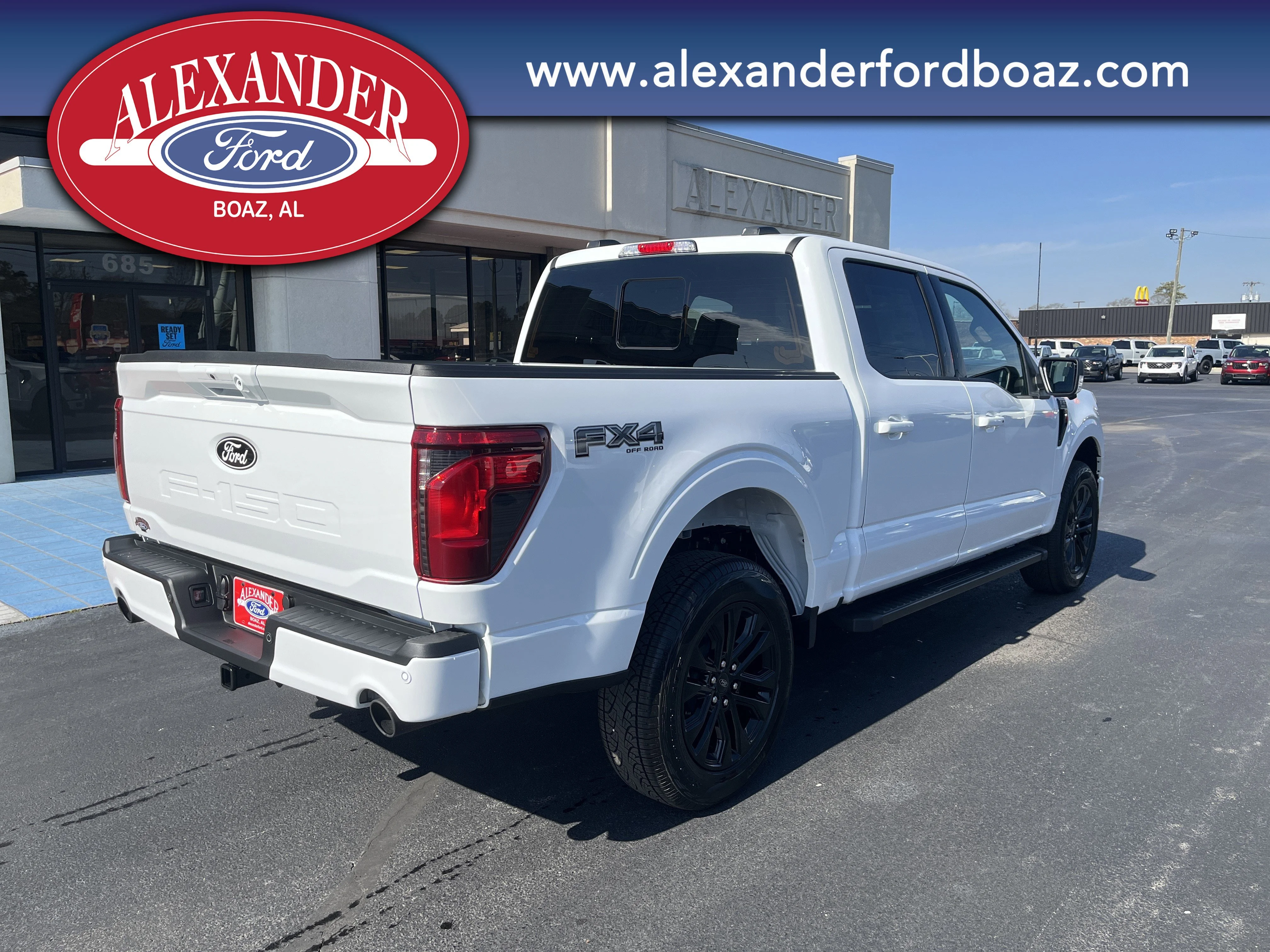 New 2026 Oxford White Ford XLT image 4