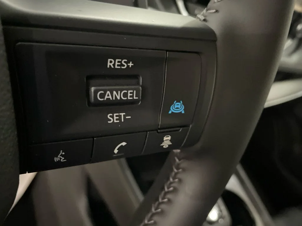 New 2026 Everest White Pearl TriCoat Nissan Dark Armor™ image 16