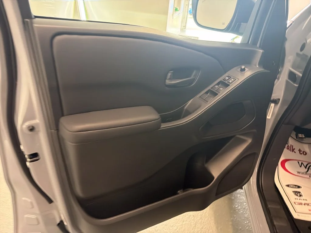New 2027 Boulder Gray Pearl Nissan Crew Cab SV image 12