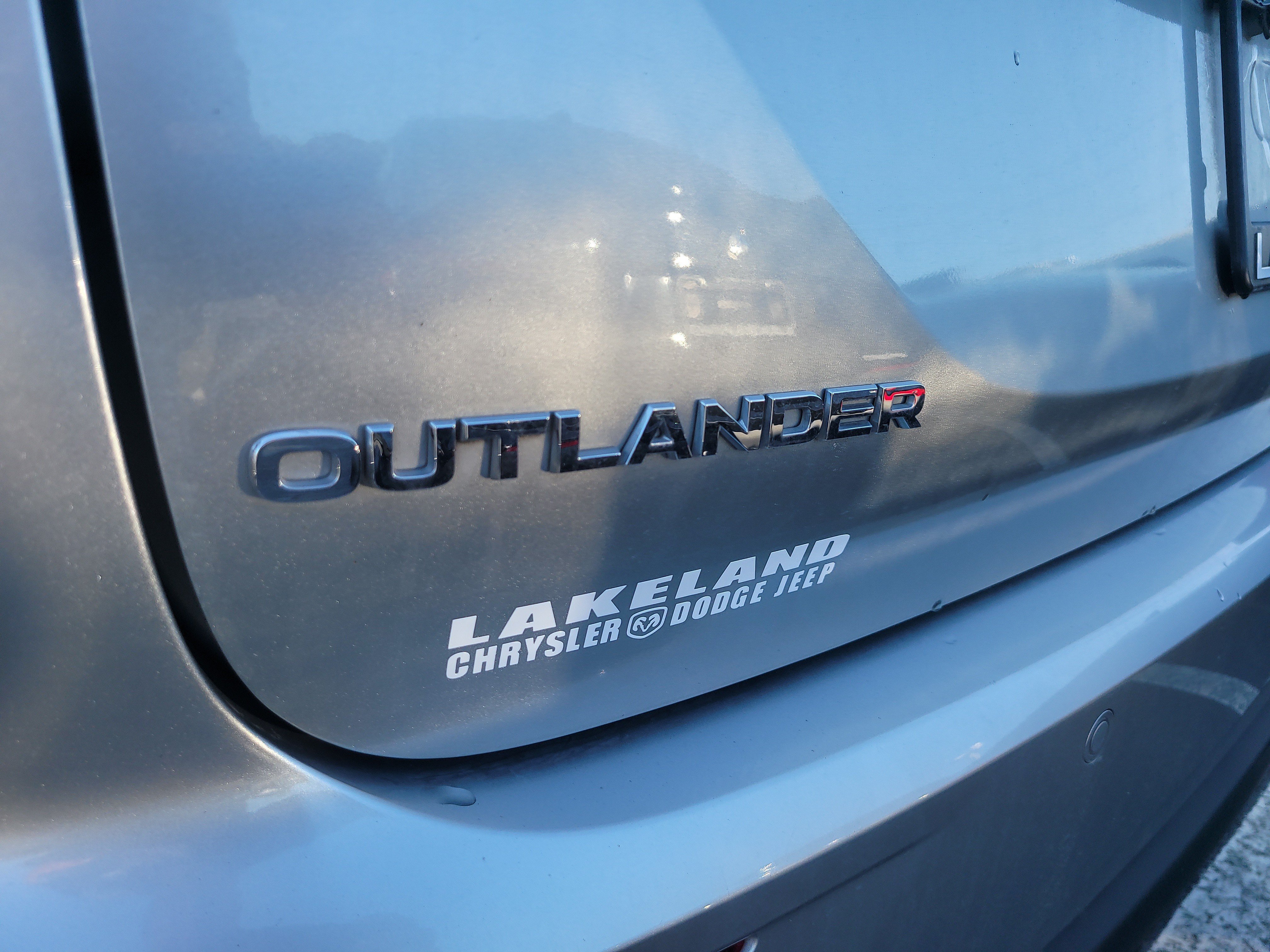 Used 2024  Mitsubishi ES image 7
