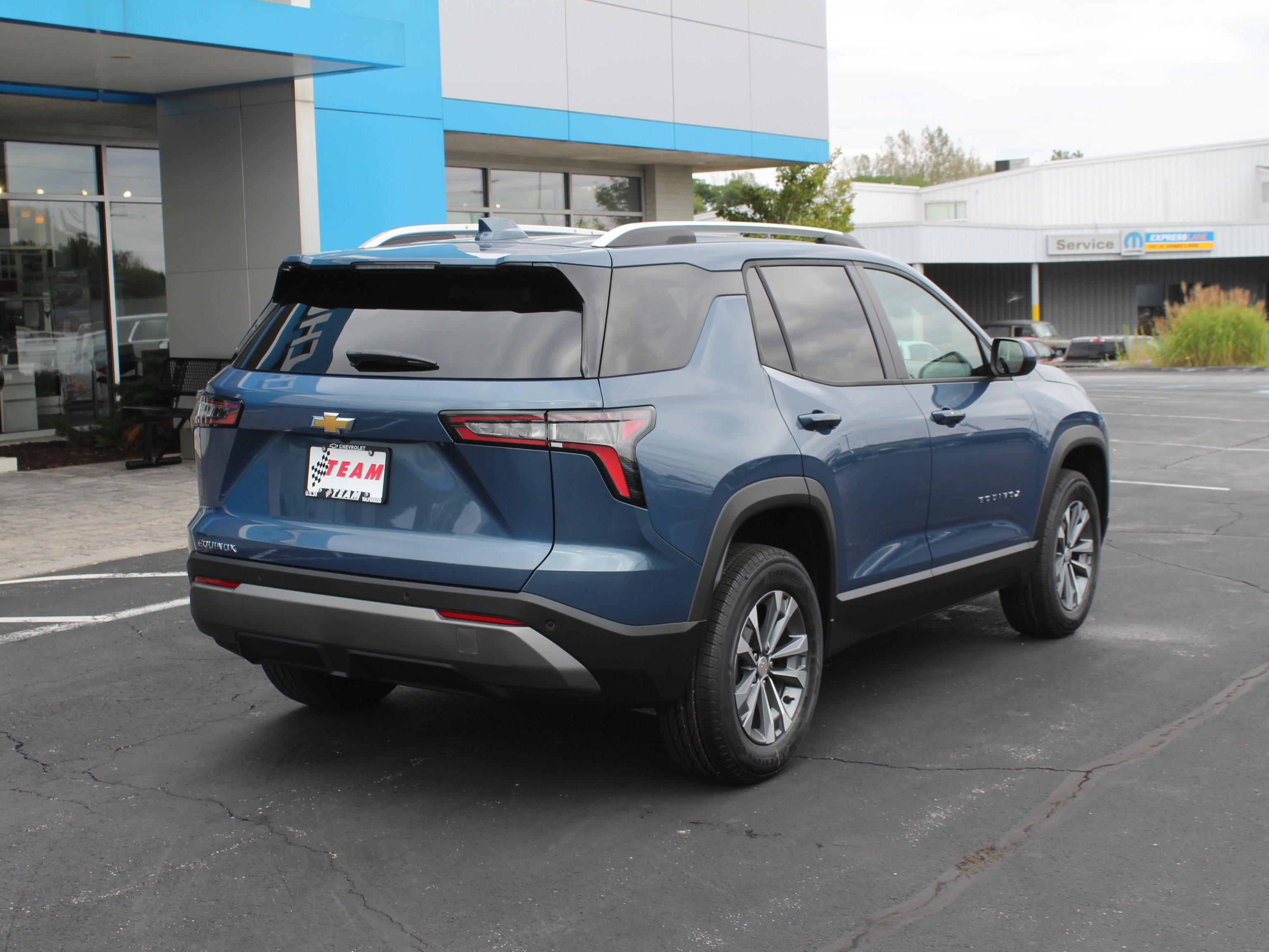 2027 Chevrolet Equinox LT - Photo 6