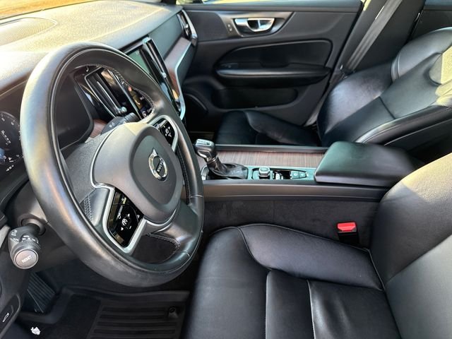 Used 2021  Volvo T5 Momentum image 17