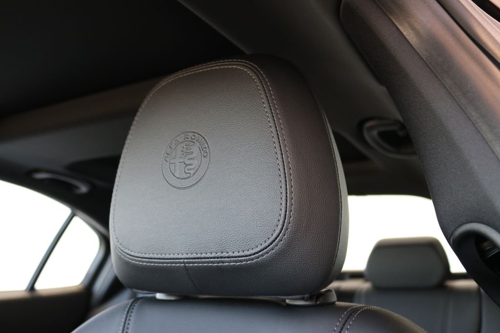2025 Alfa Romeo Giulia Base - Photo 15