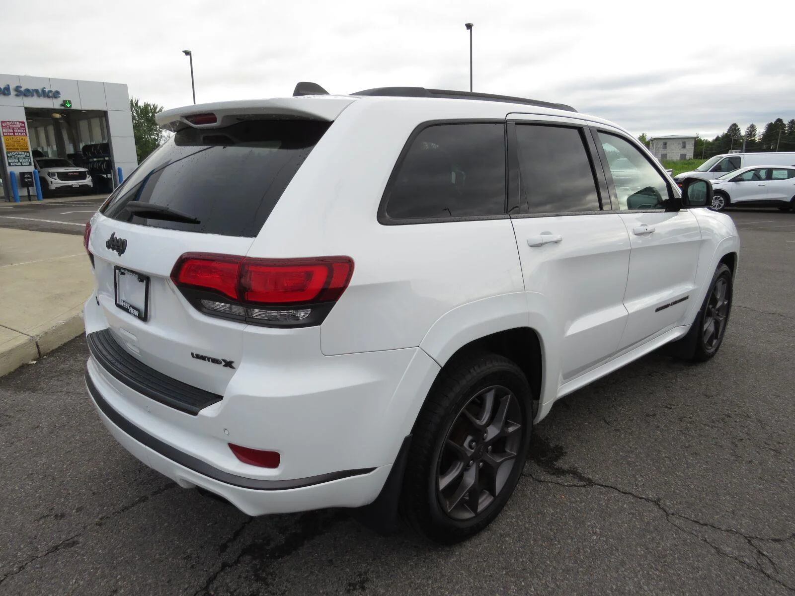 Used 2020 Bright White Clea Jeep Limited X image 6
