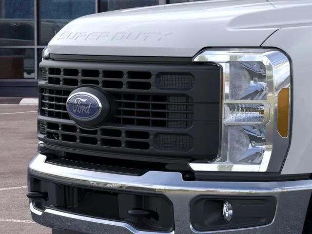 New 2026 Oxford White Ford XL image 17