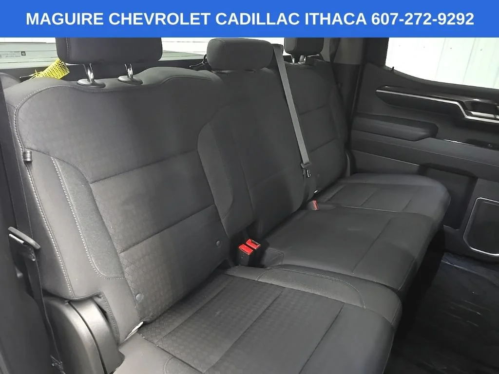 Used 2022 Summit White Chevrolet LT image 16