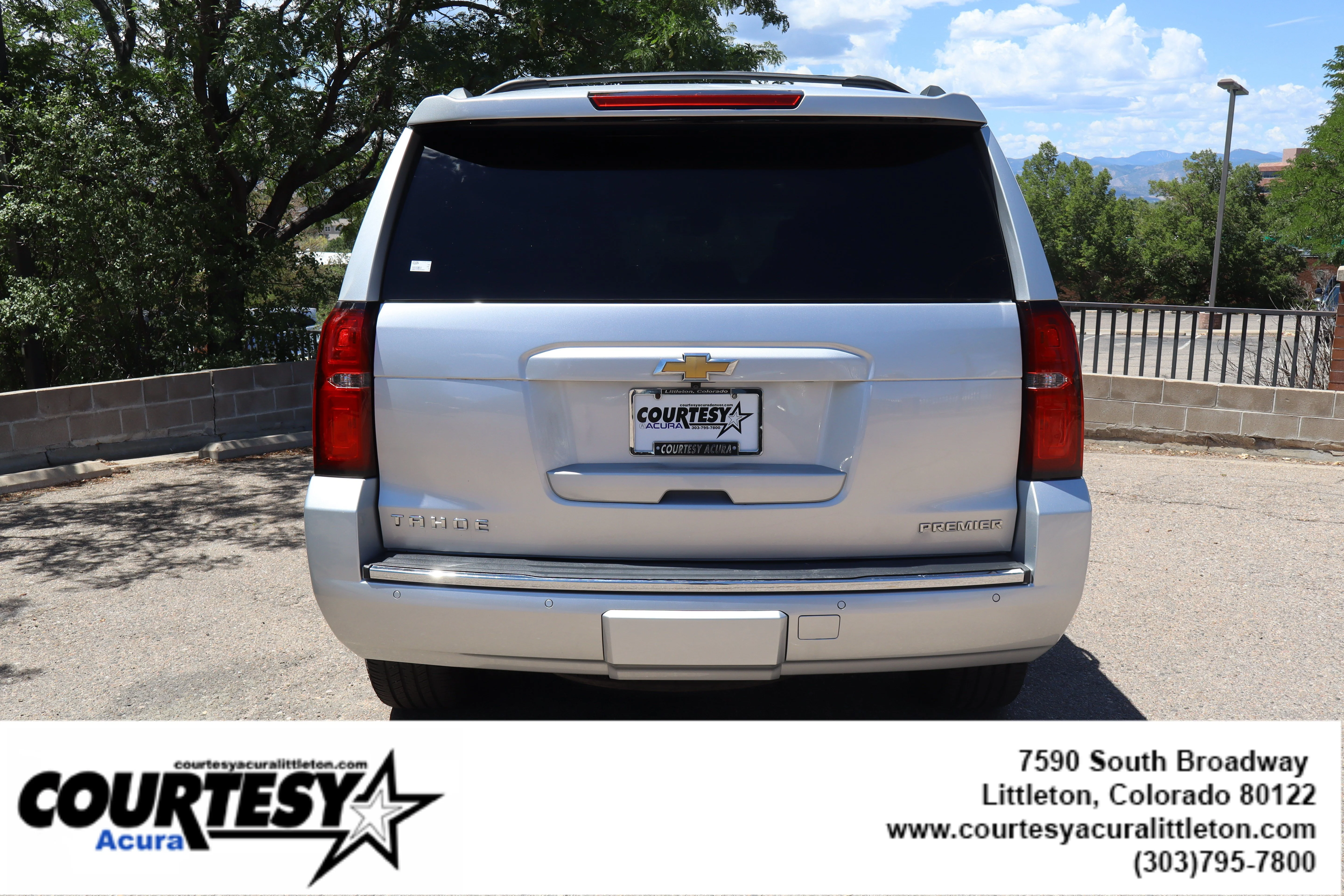 Used 2019 Silver Ice Metallic Chevrolet Premier image 5