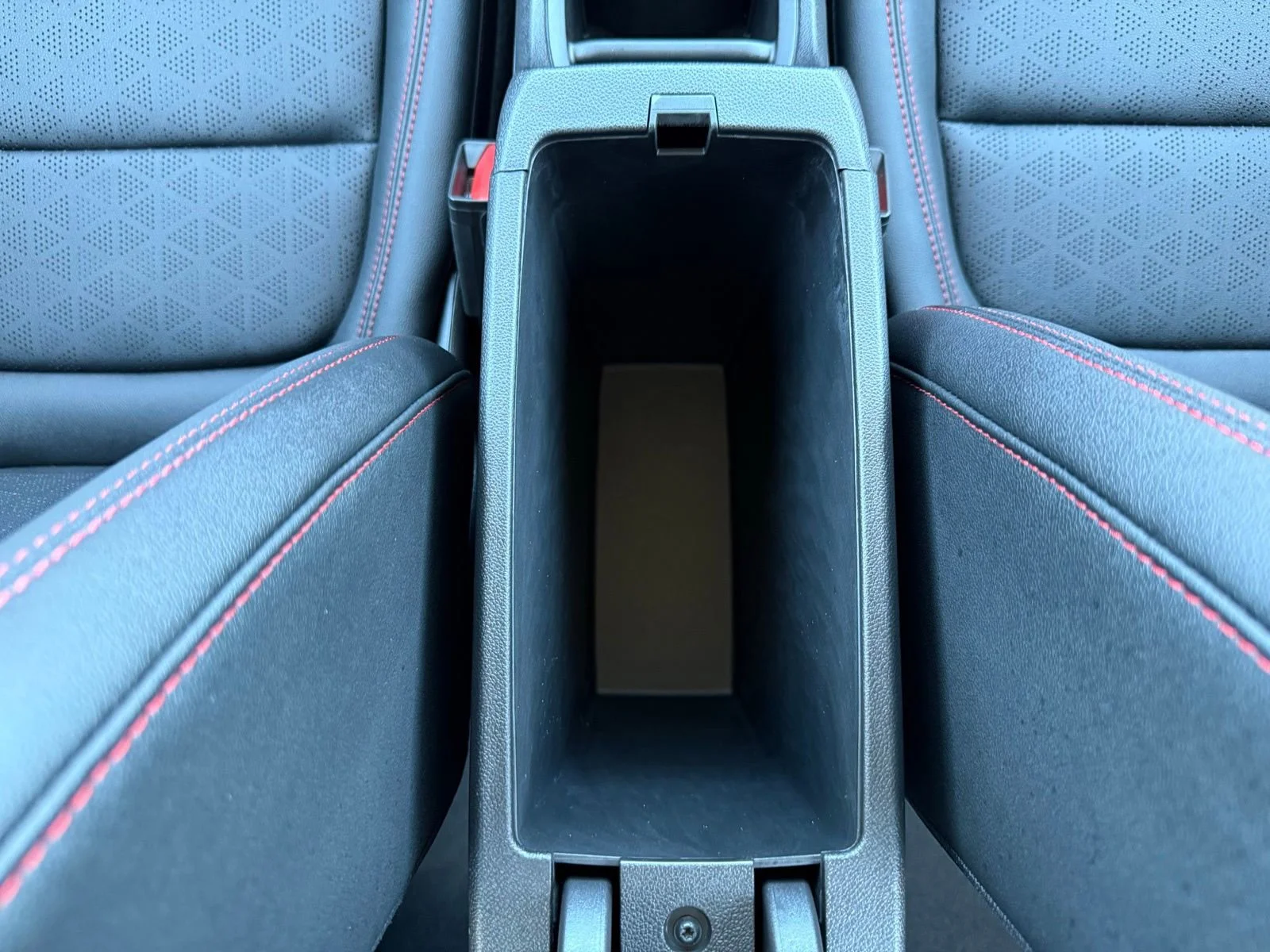 2027 Chevrolet Bolt RS - Photo 30