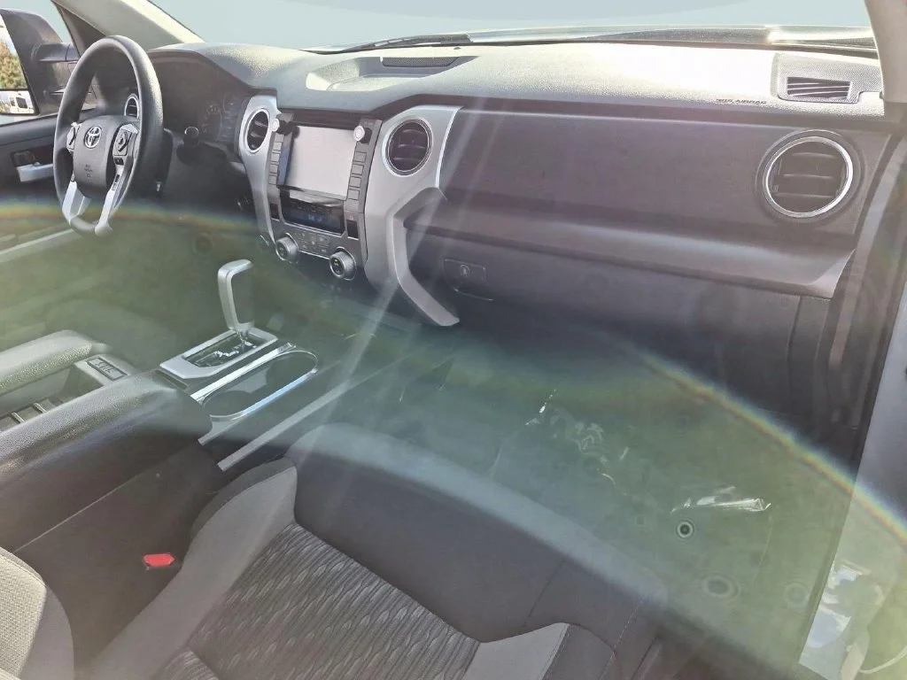 Used 2020 Cement Toyota SR5 image 29