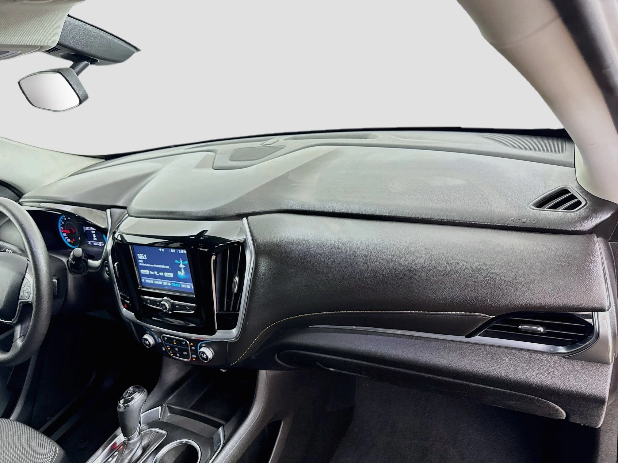Used 2019 SILVER ICE METALLIC Chevrolet LS image 31