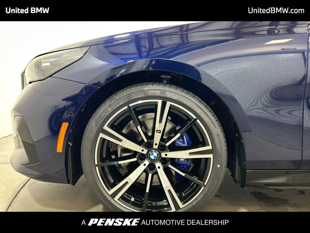 Used 2026 Tanzanite Blue II Metallic BMW 530i image 10