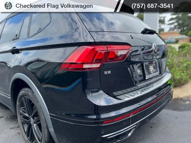 Used 2022 Deep Black Pearl Volkswagen 2.0T SE R-Line Black image 9