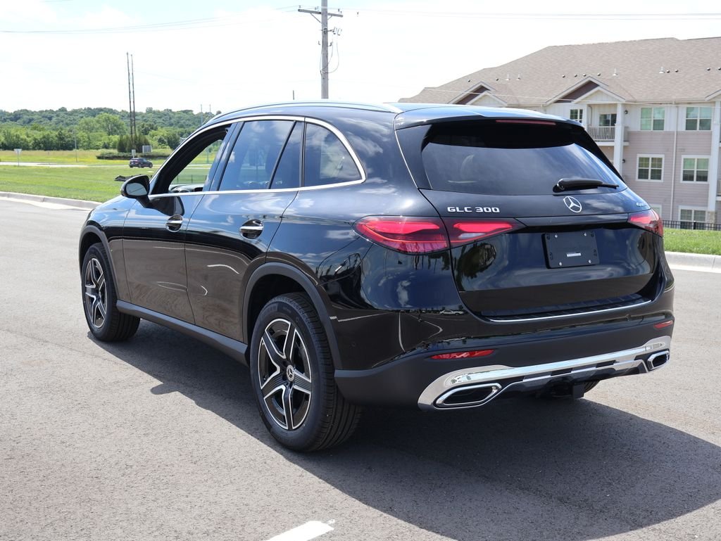 New 2026 Black Mercedes-Benz GLC 300 image 4