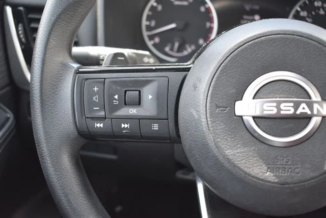 Used 2022 Silver Nissan SV image 21