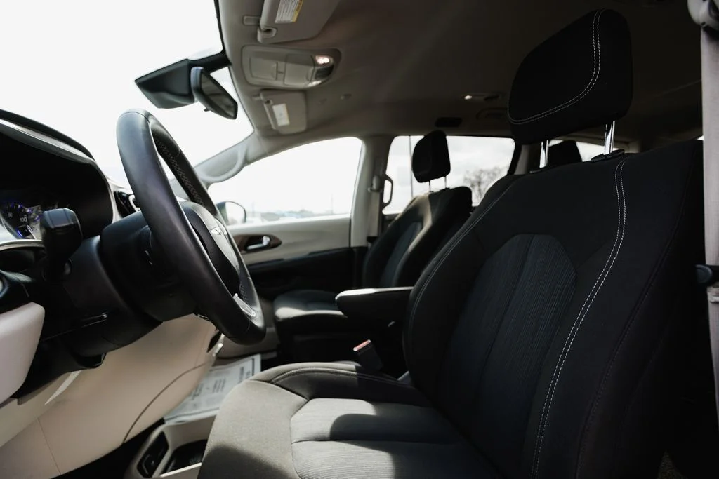 Used 2023 Gray Chrysler LX image 30