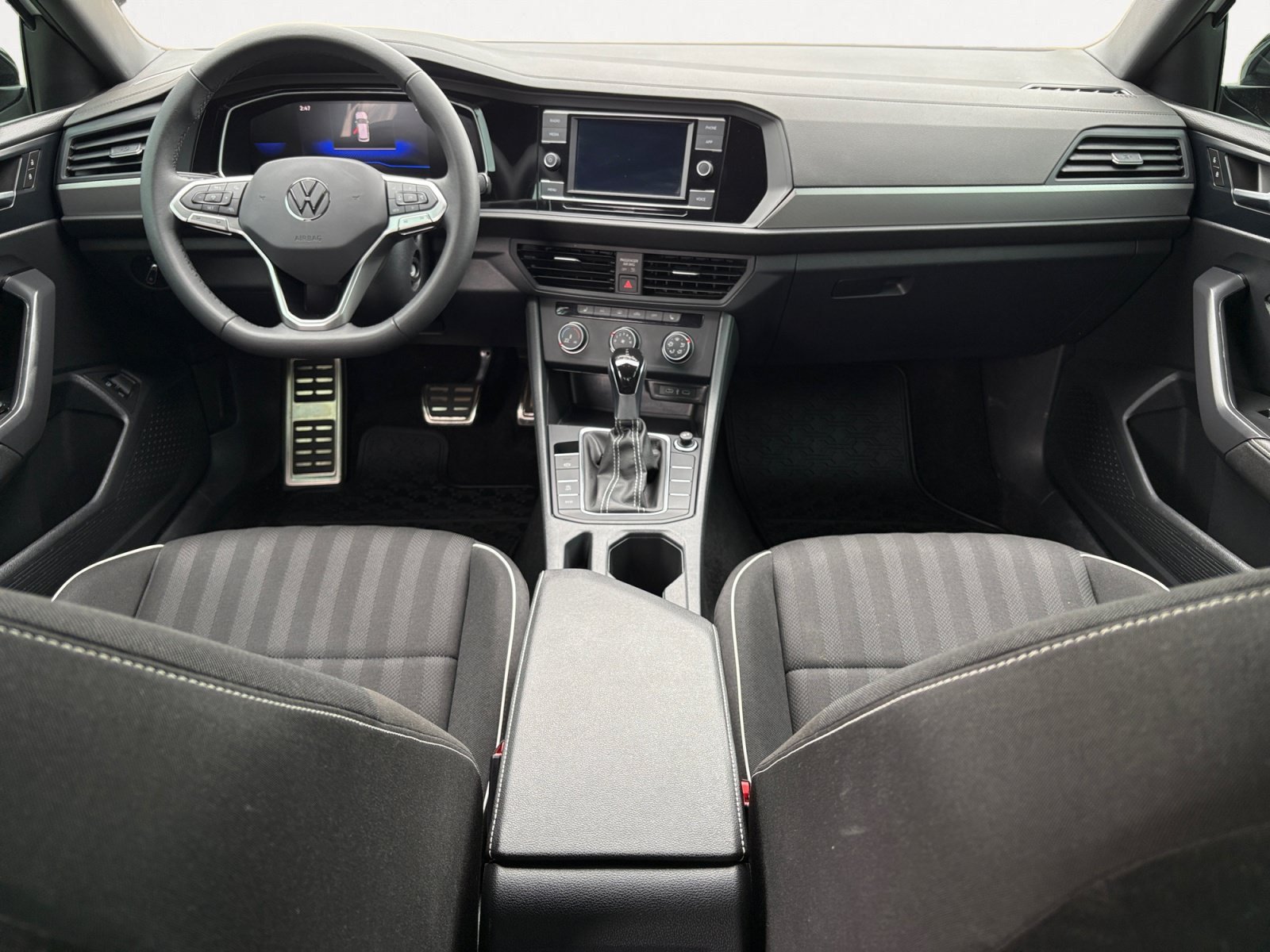 Used 2024 Pure White Volkswagen Sport image 3