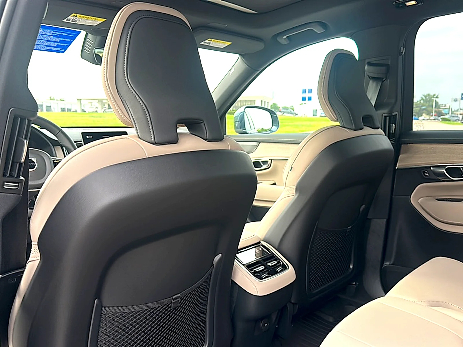 2026 Volvo XC90 Plus - Photo 14