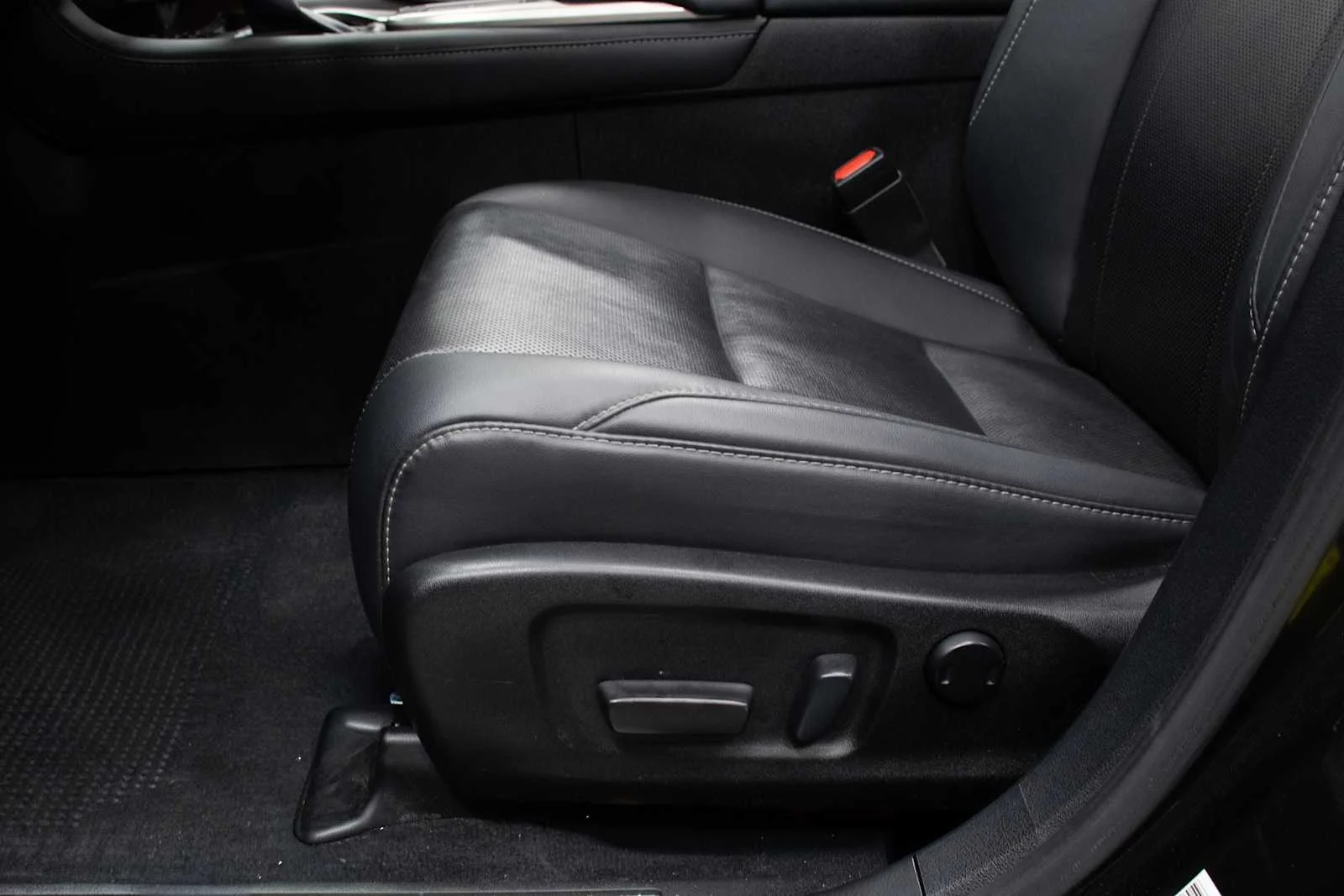 Certified Used 2022 GRAPHITE BLACK GF. Lexus  image 14