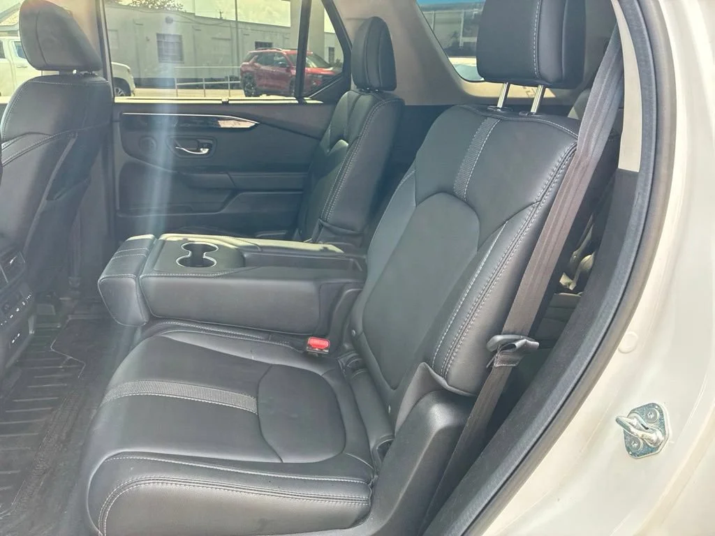 Used 2025 White Honda Touring image 27