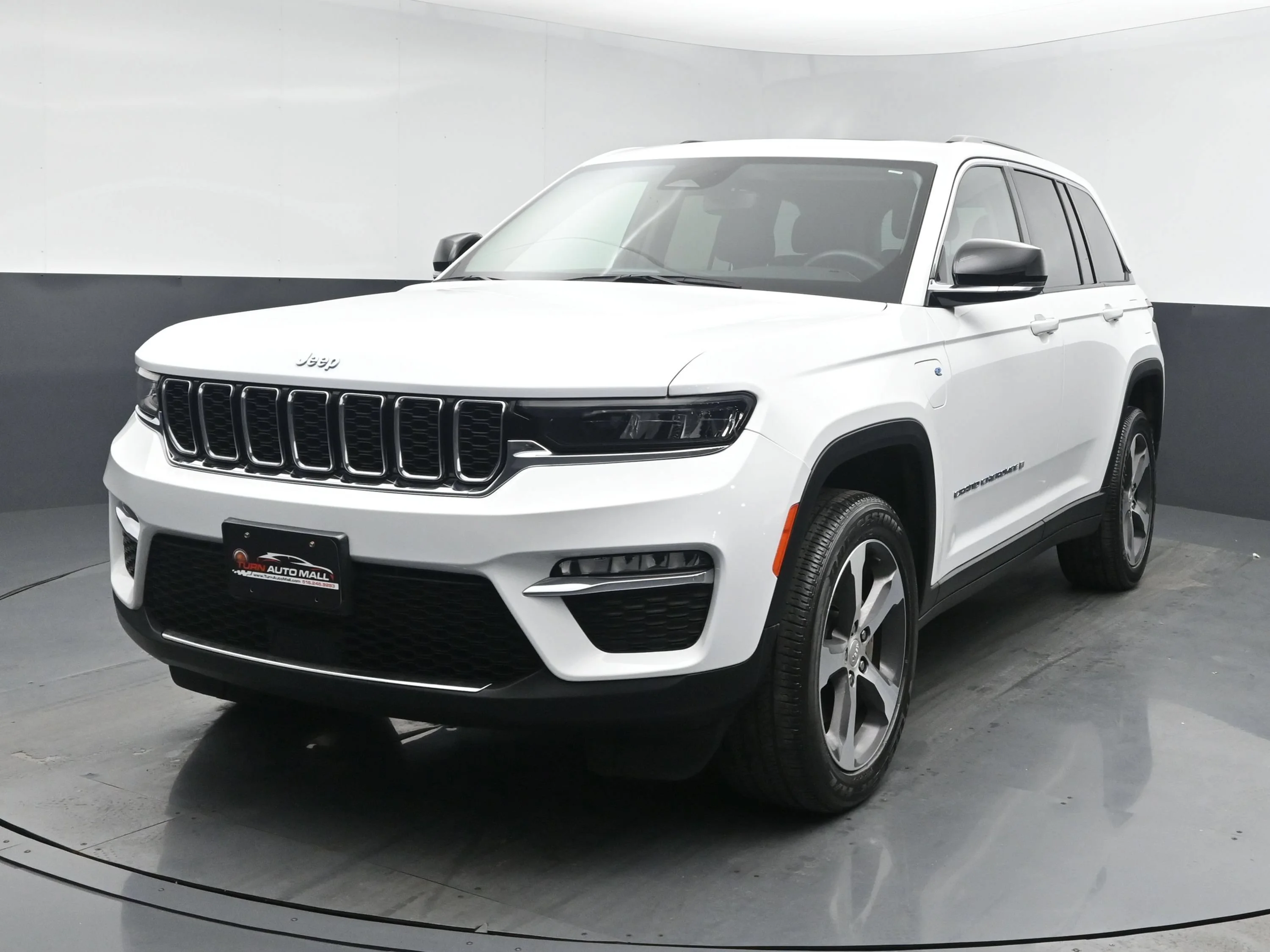 Used 2023 Bright White Clearcoat Jeep  image 1