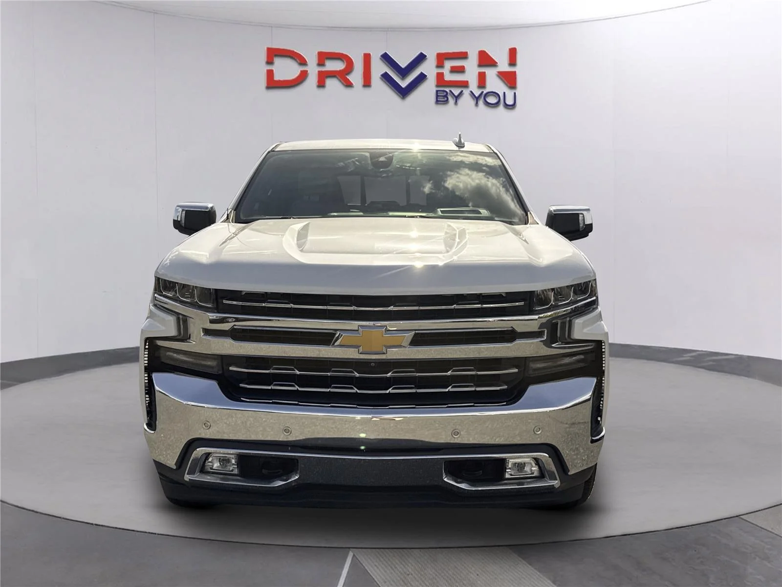 Used 2019 IRIDESCENT PEARL TRICOAT Chevrolet LTZ image 9