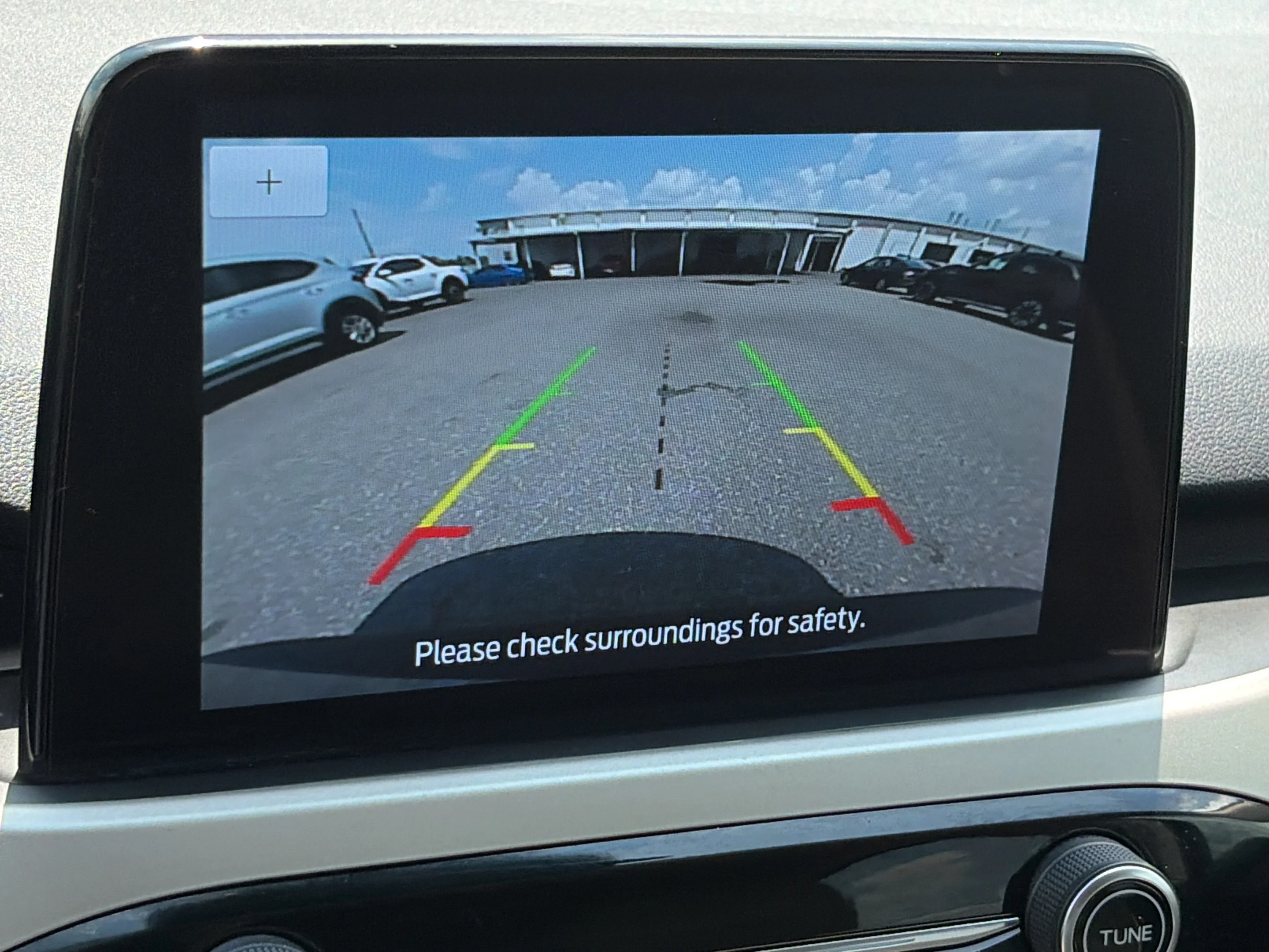 Used 2020 Green Metallic Ford SE image 21