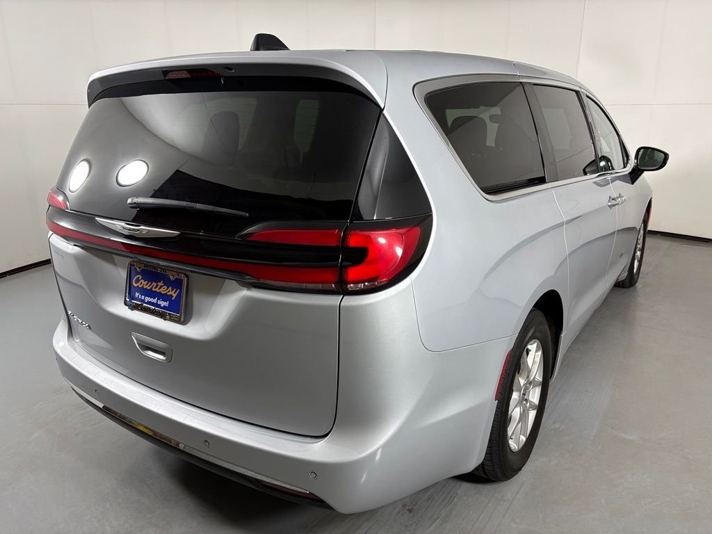 Used 2024 Silver Chrysler Touring L image 8