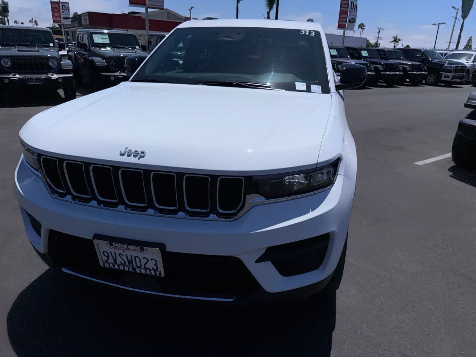 Used 2025 Bright White Clearcoat Jeep Laredo X image 2