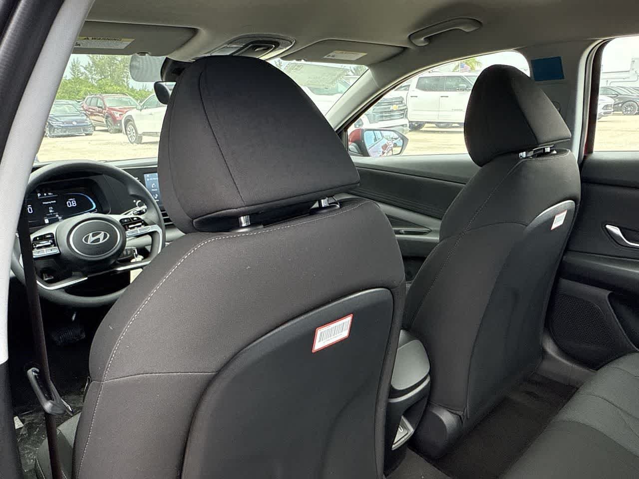 2025 Hyundai Elantra SE - Photo 23