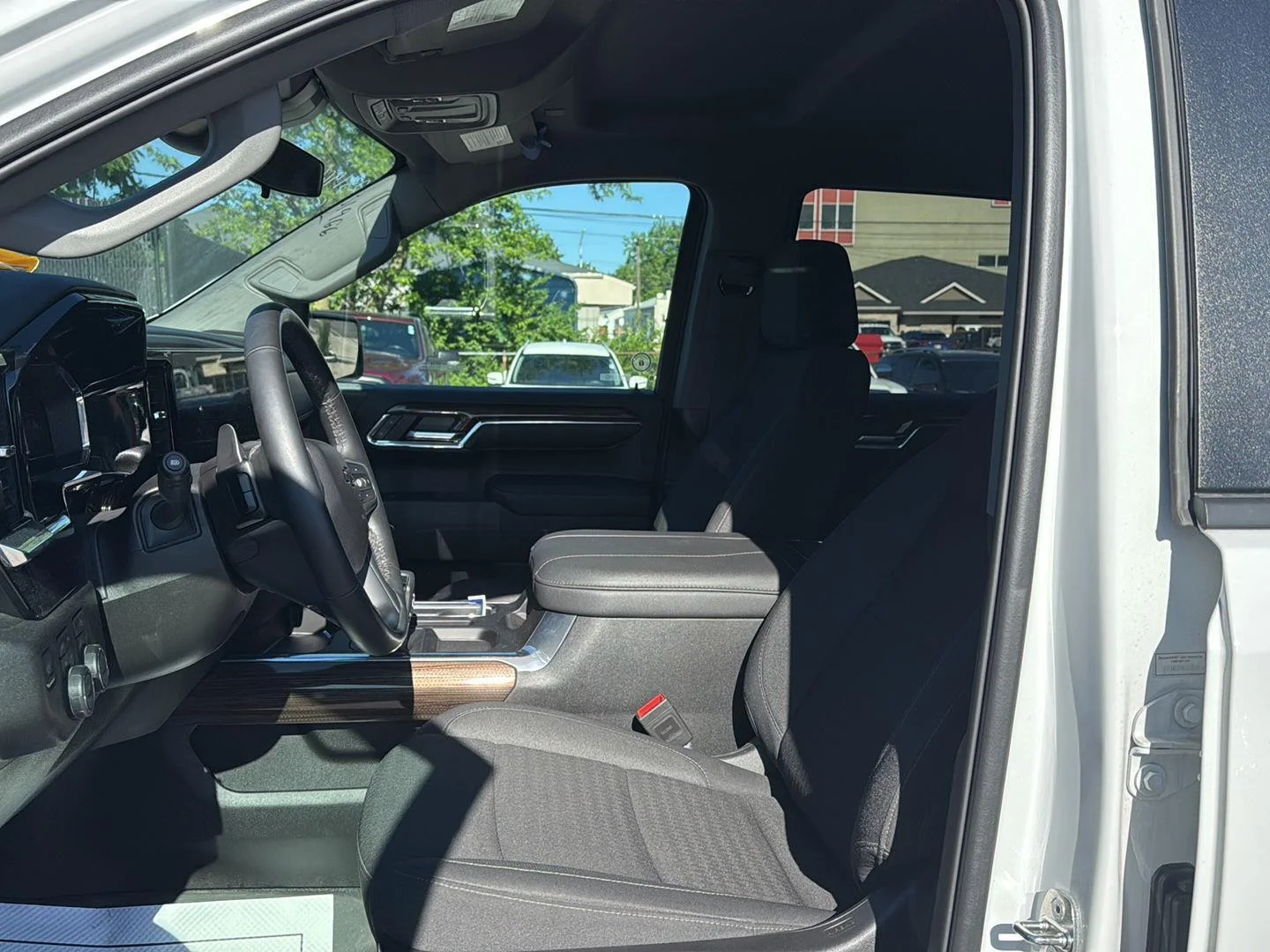 Used 2024 Summit White Chevrolet RST image 9