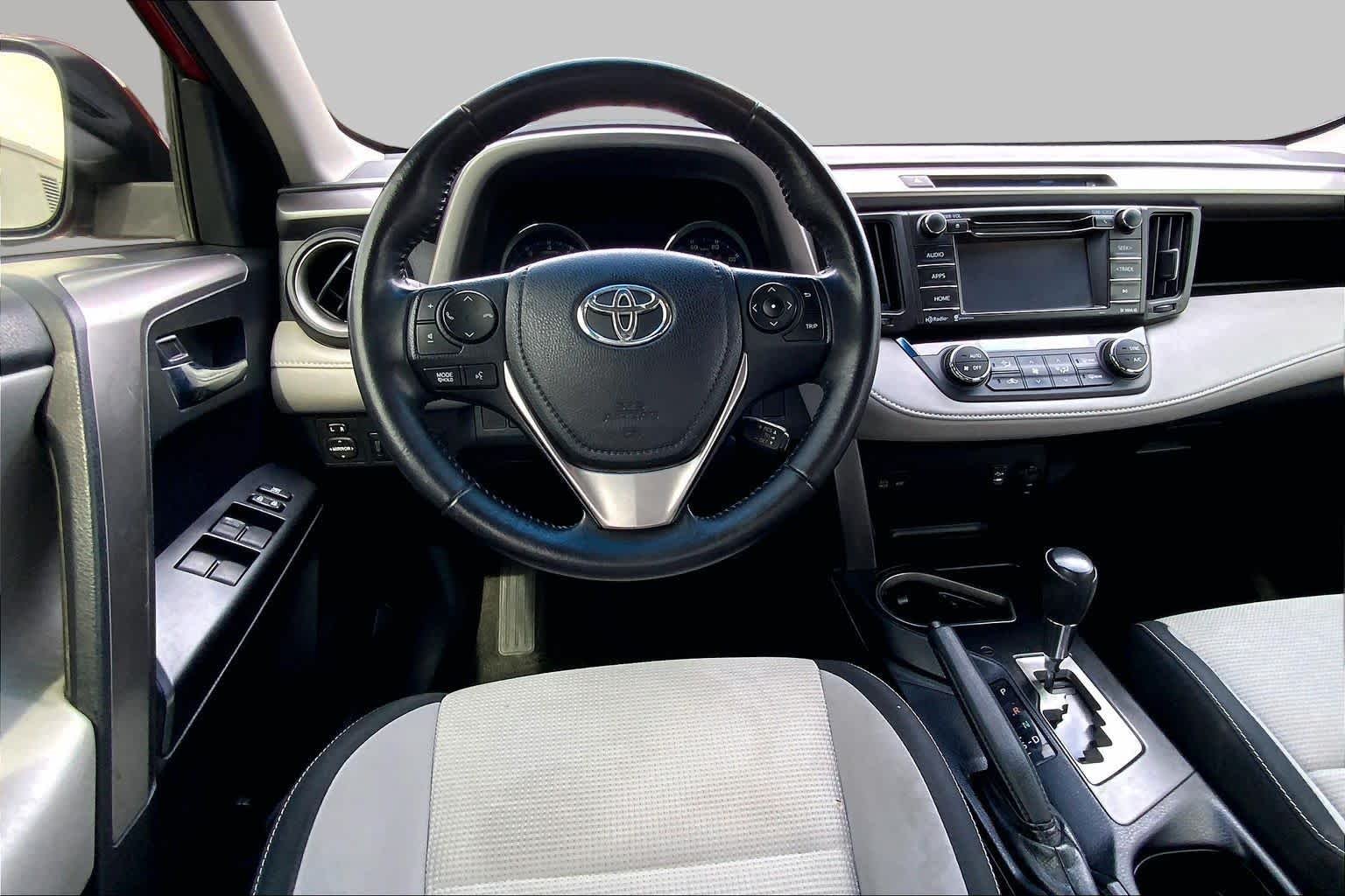 Used 2016 Barcelona Red Metallic Toyota XLE image 6