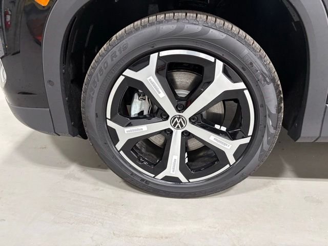 New 2026 Black Volkswagen 2.0T SE image 8