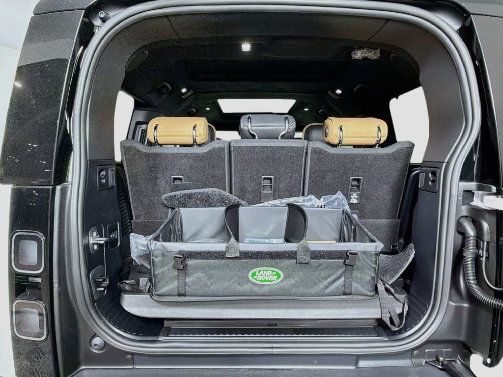 New 2026 Fuji White Land Rover V8 image 28