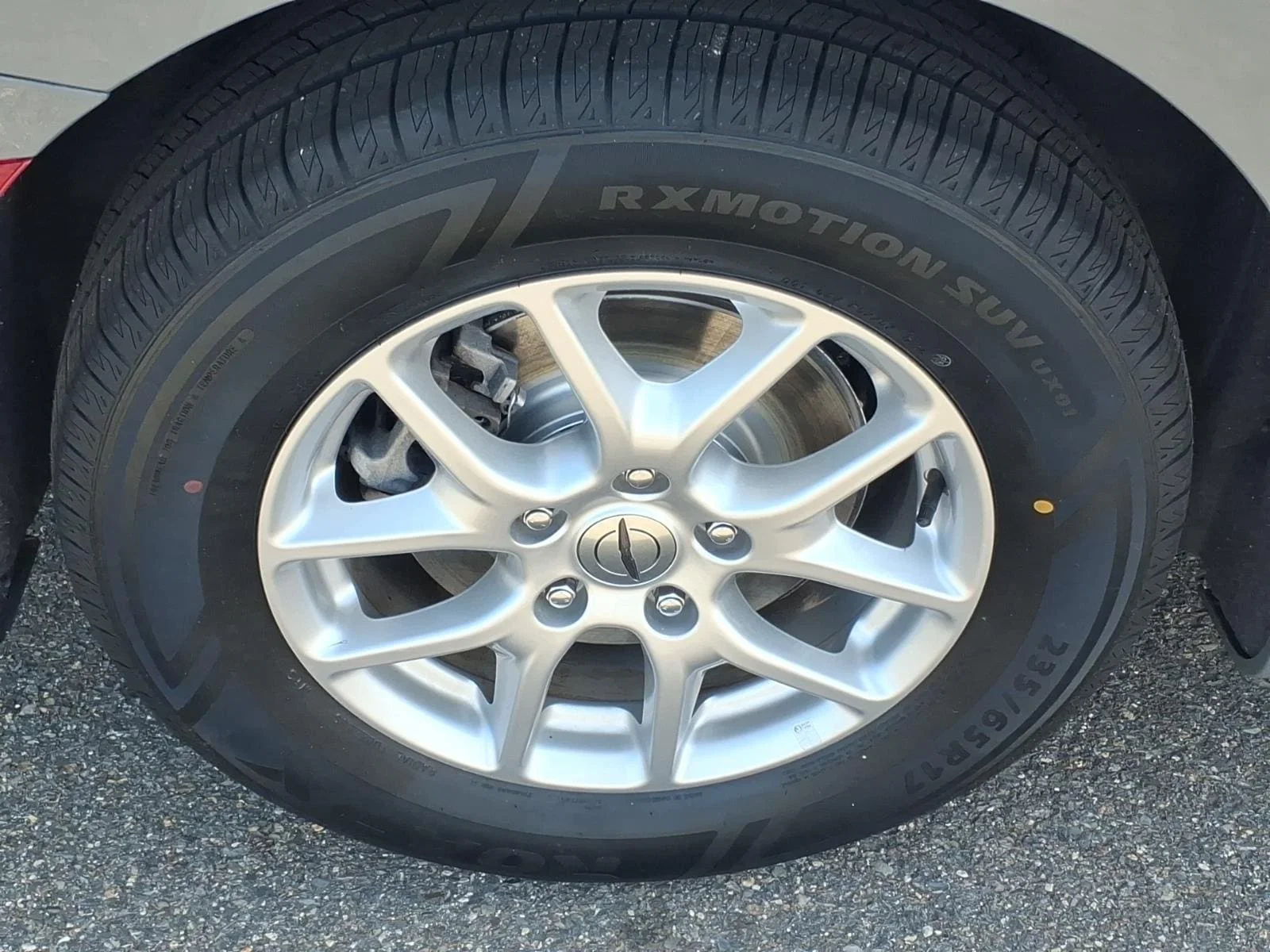 Used 2023 Gray Clearcoat Chrysler Touring L image 12