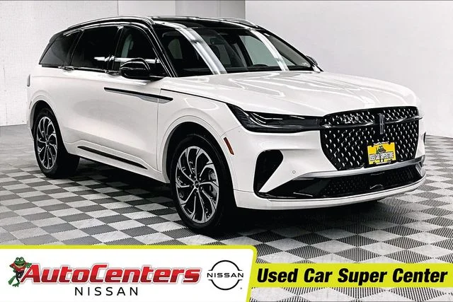 2025 Lincoln Nautilus Reserve AWD's photo