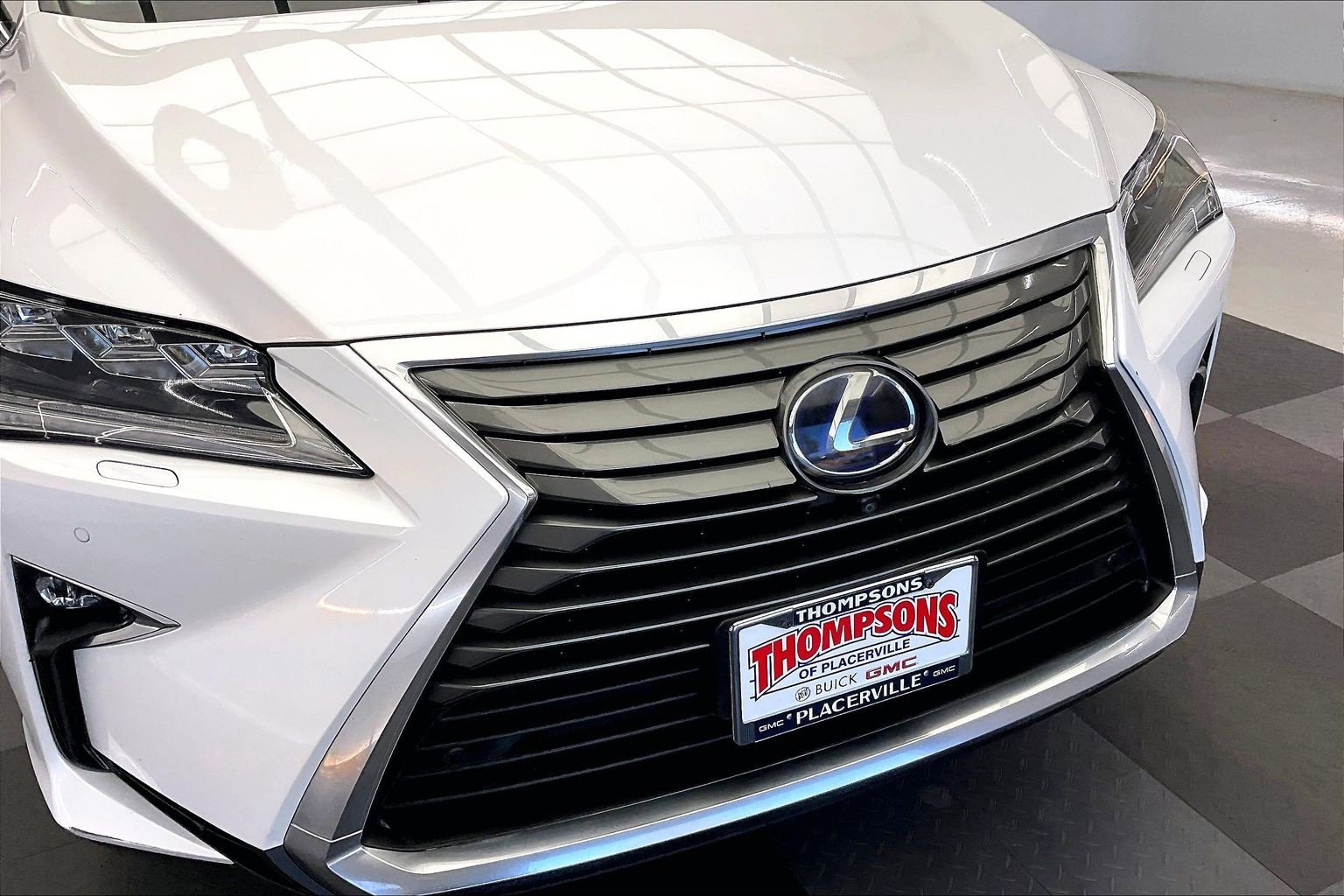 Used 2019 Eminent White Pearl Lexus RX 450h image 30