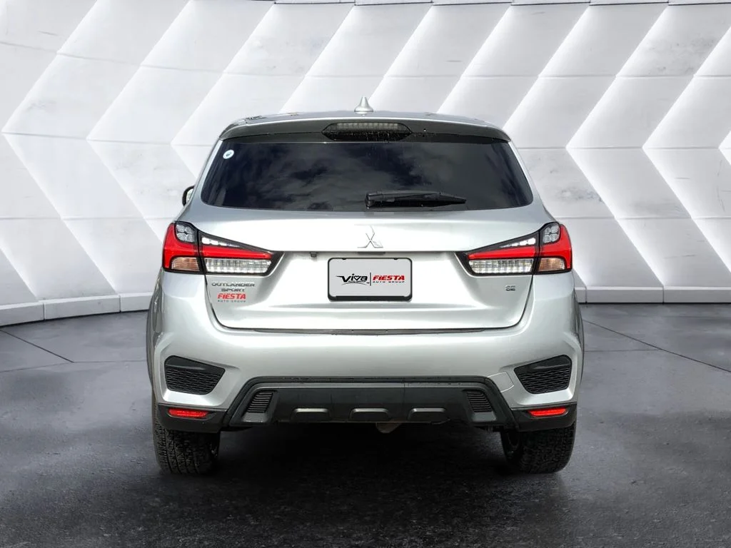 Used 2020 Silver Mitsubishi 2.0 SE image 5