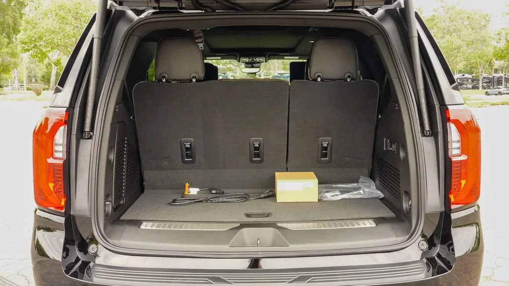 2026 GMC Yukon Denali Ultimate - Photo 9