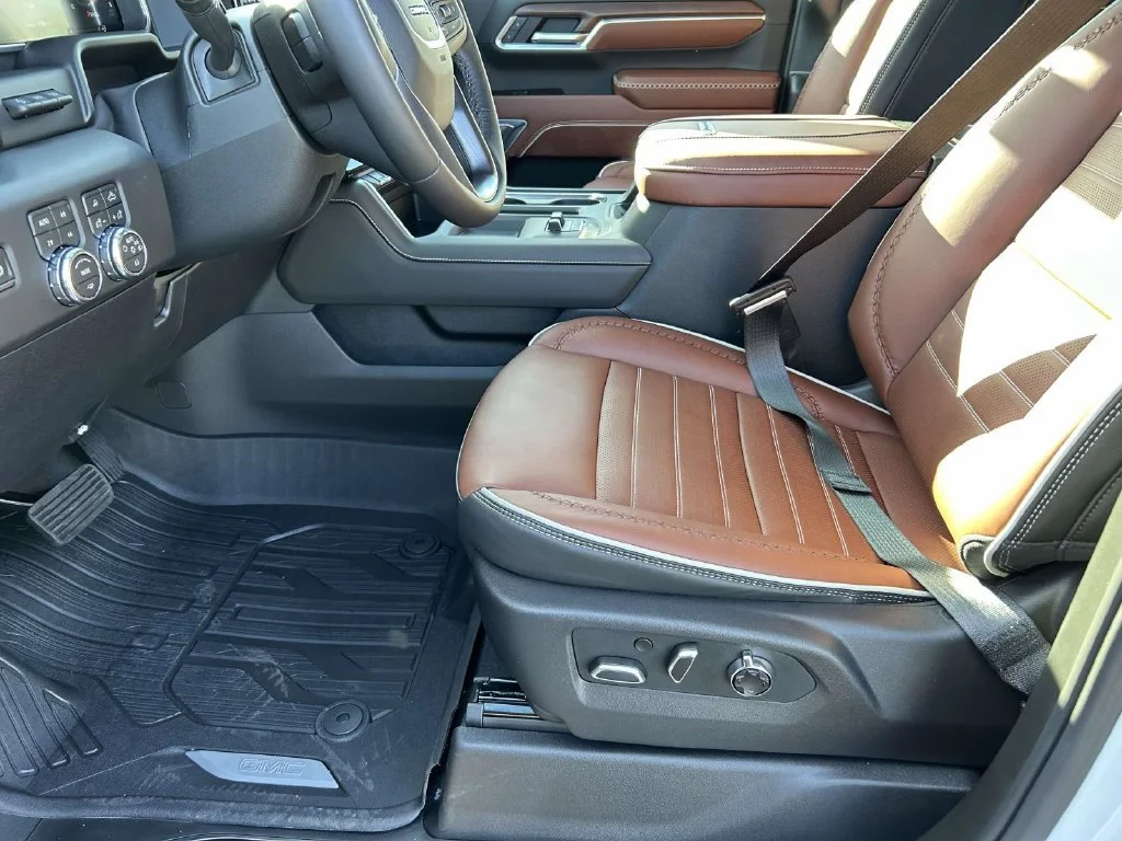 New 2026 Glacier White Tricoat GMC Denali Ultimate image 16