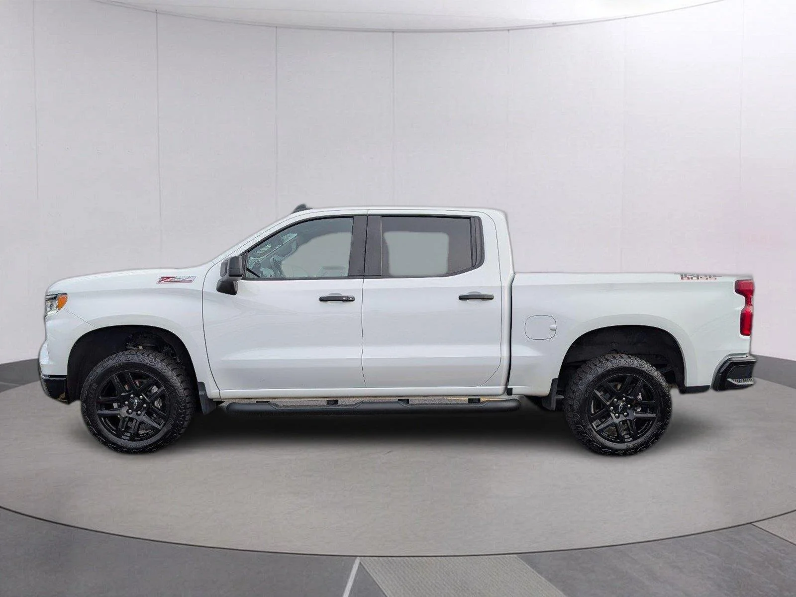 Used 2025 Summit White Chevrolet LT Trail Boss image 2