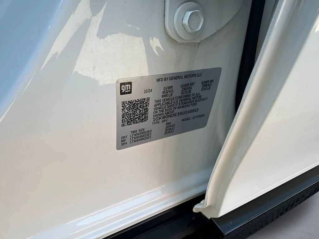 Used 2025 Interstellar White GMC 2X image 41
