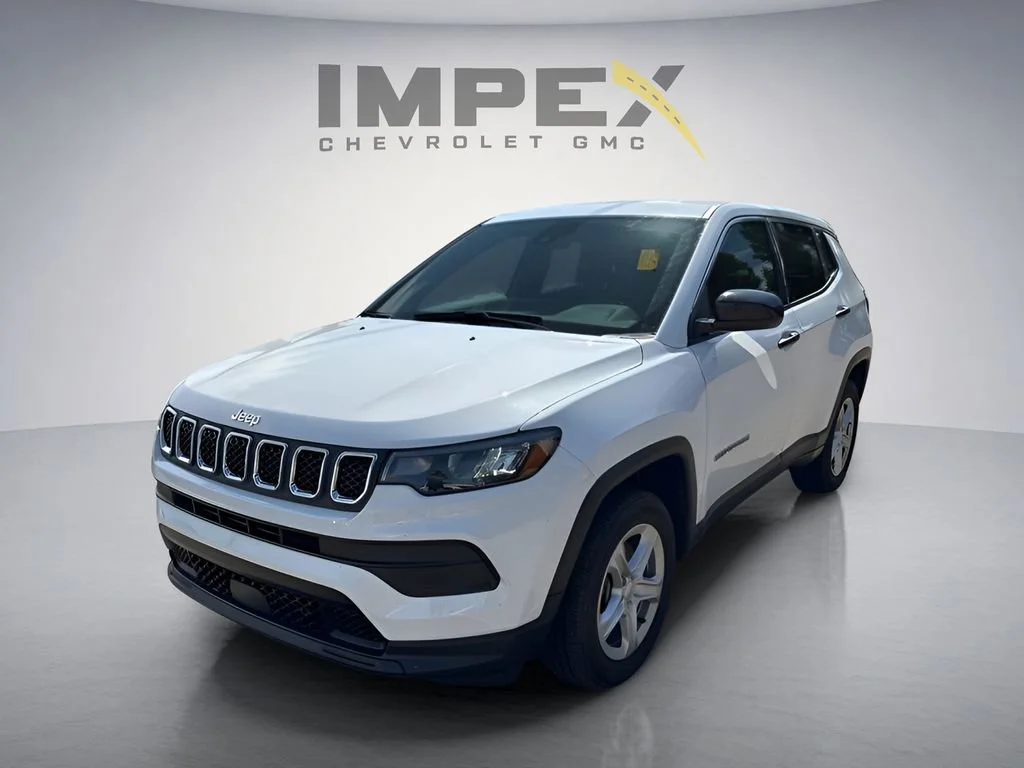 Used 2024  Jeep Sport image 1