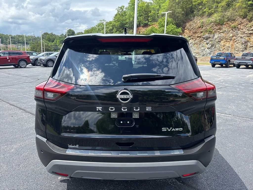 Used 2023 Black Nissan SV image 4