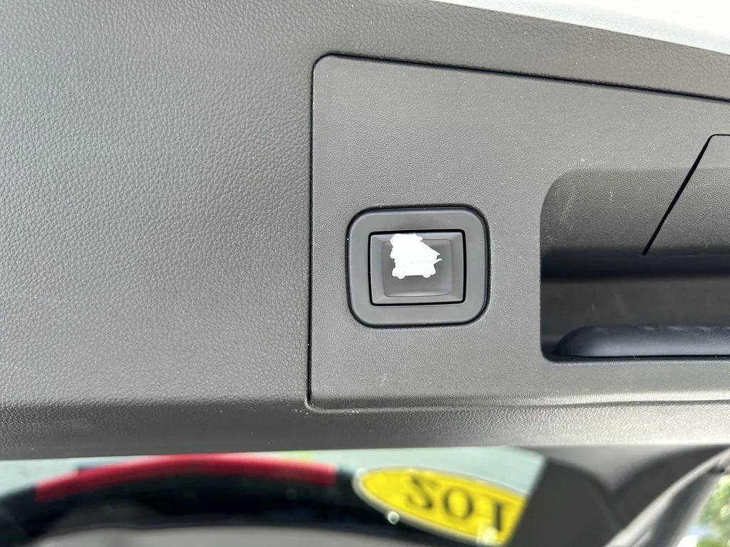 Used 2019 White Cadillac Luxury image 16