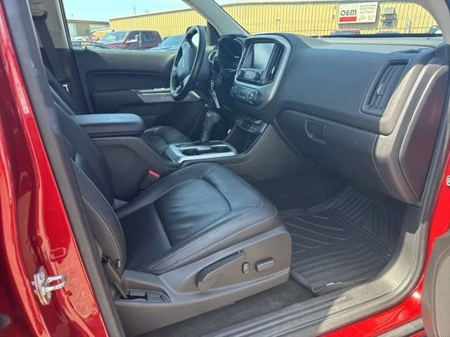 Used 2016 Red Rock Metallic Chevrolet 4WD LT image 9