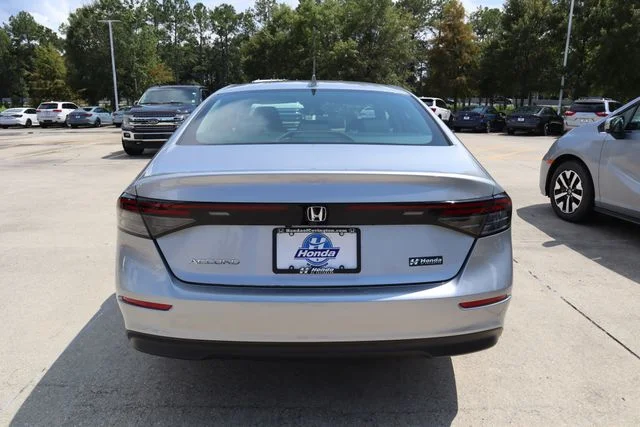 Certified Used 2024 Solar Silver Metallic Honda 1.5T LX image 4