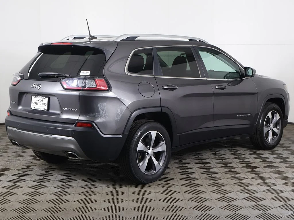 Used 2019 Gray Jeep Limited image 10