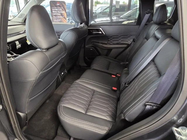 New 2026 Gray Mitsubishi SEL 1.5T 2WD image 6