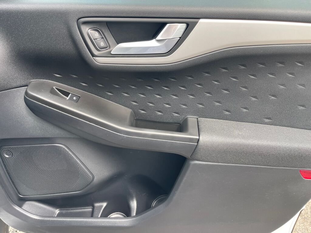 Used 2020 Oxford White Ford SE image 31